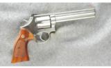 Smith & Wesson Model 686 Revolver .357 - 1 of 2