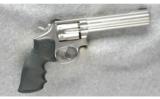 Smith & Wesson Model 617 Revolver .22 - 1 of 2