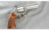 Smith & Wesson Model 686 Revolver .357 - 1 of 2