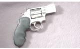Smith & Wesson Model 686-5 Revolver .357 - 1 of 2