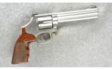 Smith & Wesson Model 686-6 Revolver .357 Mag - 1 of 2