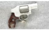 Smith & Wesson 342 AirliteTitanium Revolver .38 - 1 of 4