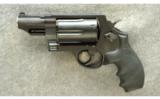 Smith & Wesson Governor Revolver .45 / .410 - 2 of 2