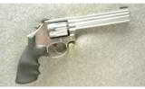 Smith & Wesson Model 617-6 Revolver .22 LR - 1 of 2