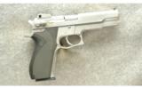 Smith & Wesson Model 4506 Pistol .45 ACP - 1 of 2