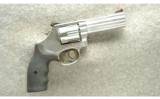 Smith & Wesson Model 686-6 Revolver .357 Mag - 1 of 2