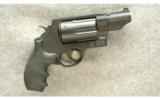 Smith & Wesson Governor Revolver .45 / .410 - 1 of 2