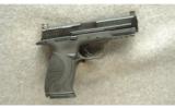 Smith & Wesson ~ M&P40 ~ .40 S&W - 1 of 2