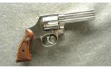 Smith & Wesson ~ 681-2 ~ .357 Mag - 1 of 2
