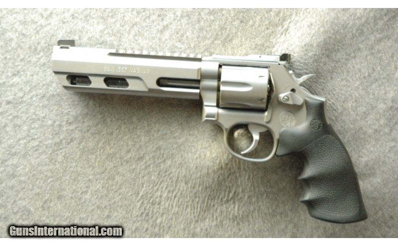 Smith & Wesson ~ 686-6 ~ .357 Mag