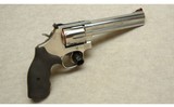 Smith & Wesson ~ 686-6 ~ .357 Mag - 1 of 2