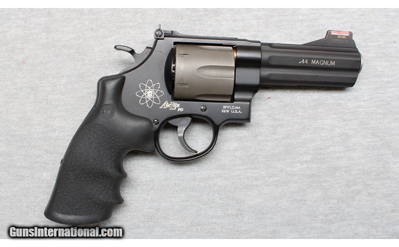 Smith & Wesson ~ 329PD ~ .44 Remington Magnum