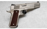 Les Baer ~ Custom ~ .45 Auto - 1 of 3