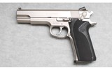 Smith & Wesson ~ 1006 ~ 10mm Auto - 2 of 2