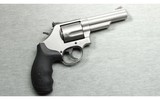 Smith & Wesson ~ Model 69 Combat Magnum ~ .44 Mag