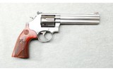 Smith & Wesson ~ 686-6 ~ .357 Magnum