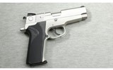 Smith & Wesson ~ Model 410S ~ .40 S&W - 1 of 2