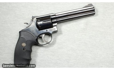 Smith & Wesson ~ Model 586 ~ .357 Mag