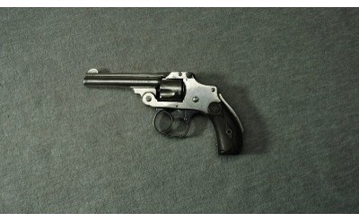 Smith & Wesson ~ Safety Hammerless ~ .32 S&W