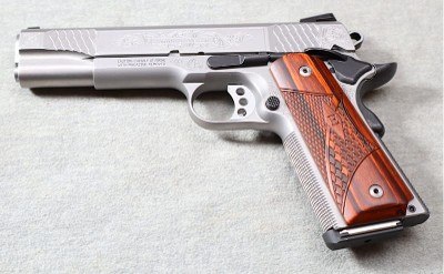 Smith & Wesson ~ SW1911 E-Series ~ .45 Auto