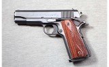 Colt ~ Combat Commander ~ .45 Auto