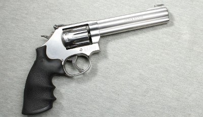 Smith & Wesson ~ Model 617-2 - .22 LR