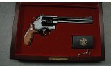 Smith & Wesson ~ Model 29 Magna Classic ~ .44 Magnum - 3 of 5