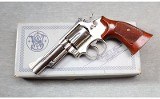 Smith & Wesson ~ Model 19-3 ~ .357 Magnum - 4 of 4