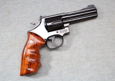 Smith & Wesson ~ Model 16-4 ~ .32 MAG