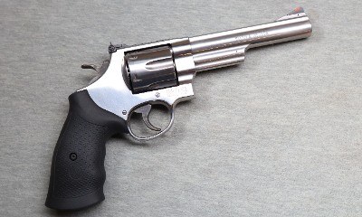 Smith & Wesson ~ Model 629-6 ~ .44 Mag