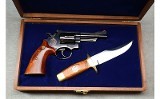 Smith & Wesson ~ Model 19-3 Texas Rangers Commemorative ~ .357 MAG - 4 of 5
