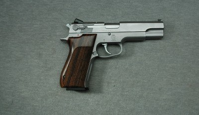 Smith & Wesson ~ 1006 ~ 10mm