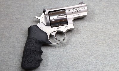 Ruger ~ Super Redhawk Alaskan ~ .44 Magnum