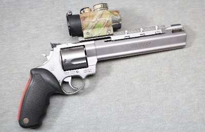 Taurus ~ Raging Bull ~ .454 Casull