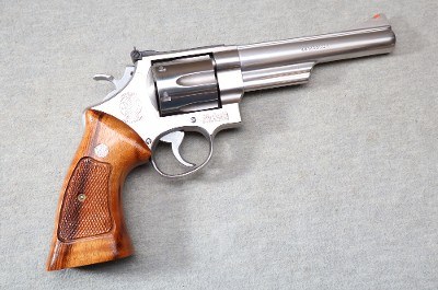 Smith & Wesson ~ Model 629-1 ~ .44 MAG
