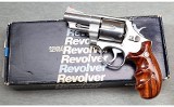Smith & Wesson ~ Model 657 Lew Horton ~ .41 Magnum - 3 of 3