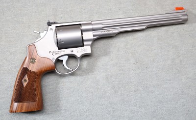 Smith & Wesson ~ Performance Center Model 629-8 ~ .44 MAG