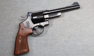Smith & Wesson ~ Model 25-15 ~ .45 Colt