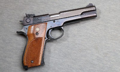 Smith & Wesson ~ Model 52-2 ~ .38 Special - Image 1 of 2