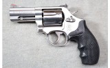 Smith & Wesson ~ Model 686-6 ~ .357 MAG - 2 of 3