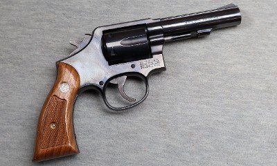 Smith & Wesson ~ Model 547 ~ 9mm Luger - Image 1 of 2