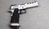 STI Intl ~ Brazos Custom 2011 ~ .40 S&W - 1 of 2
