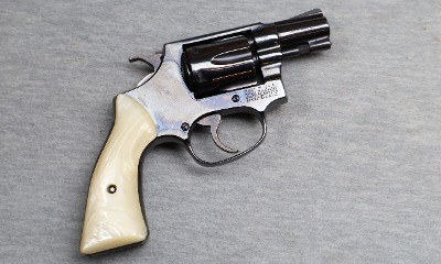 Smith & Wesson ~ Model 31-1 ~ .32 S&W Long - Image 1 of 2