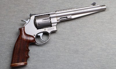 Smith & Wesson ~ 629-6 Performance Center ~ .44 Mag - Image 1 of 2