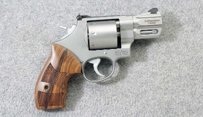 Smith & Wesson ~ Performance Center 627-5 8-Shot ~ .357 Magnum - Image 1 of 3