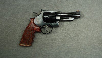 Smith & Wesson ~ 29-3 ~ .44 Magnum - Image 1 of 2