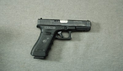 Glock ~ Model 22 ~ .40 S&W - Image 1 of 2