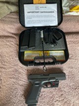 AS NEW GLOCK 17-9MM WITH LASER - 1 of 6