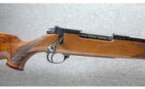 Weatherby Mark V Deluxe .300 Wby. Mag. - 2 of 8
