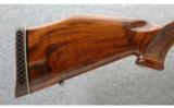 Weatherby Mark V Deluxe .300 Wby. Mag. - 5 of 9